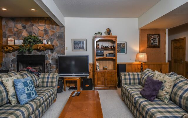 Rock Lodge Cabin 4 Bedroom House