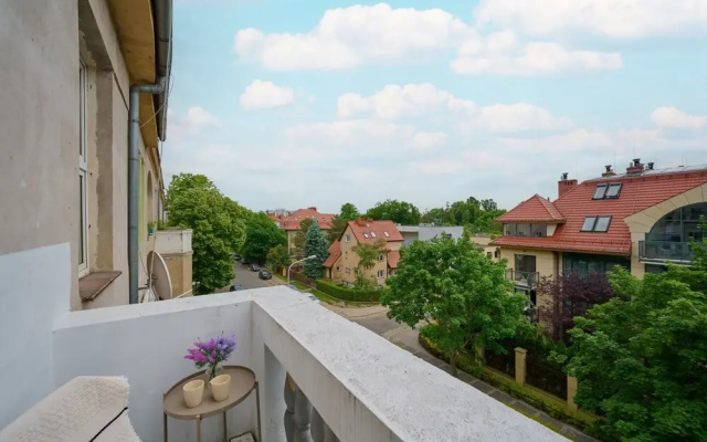 Spacious Apartment Saperów By Renters