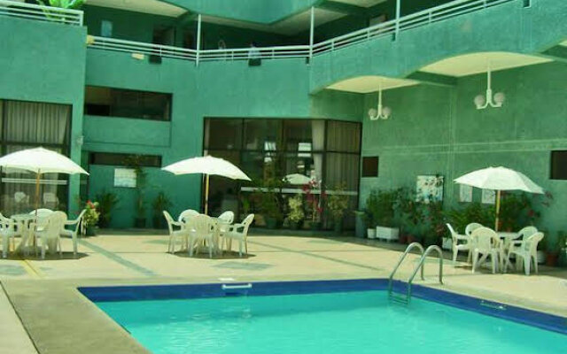 Hotel Barros Arana