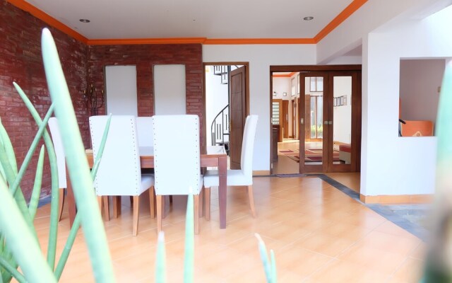 Villa Wirosaban With Private Pool By Simply Homy