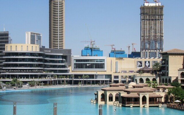 Spectacular 2BR in Upscale Burj Khalifa District