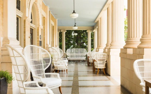 Hotel Ella