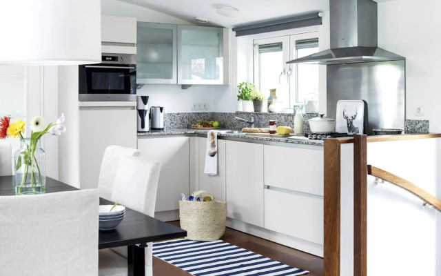 Loosdrecht Rien van den Broeke Village