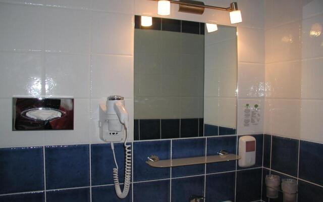 Brit Hotel Des Halles