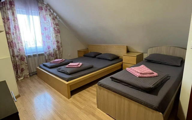 Ю-2 Motel (Мотель)