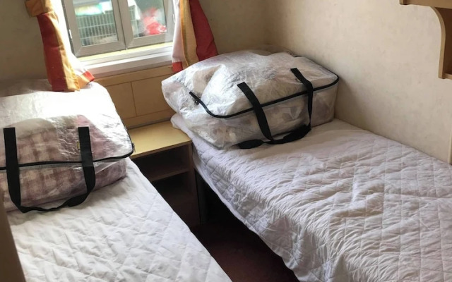NorthField Holiday Park (31874695)