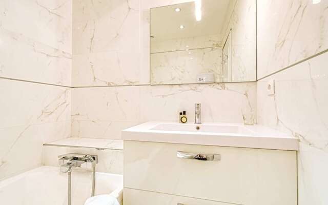 Luxury 2BR Apartment Near Le Vieux and Croisette
