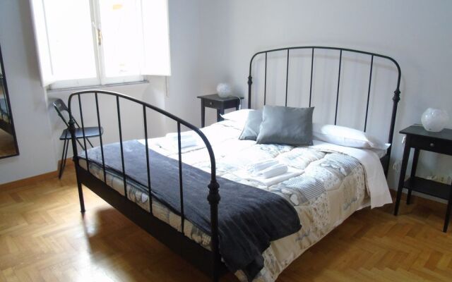 MJ Roma San Pietro Guesthouse