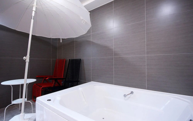 Iksan Roman Drive-in Hotel