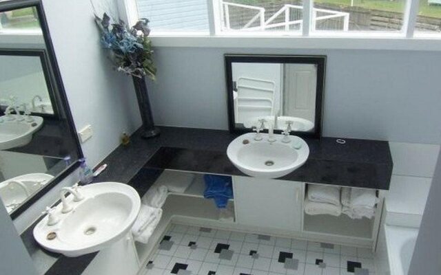 Ocean View Luxury Holiday House