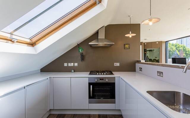 Stunning Penthouse Apartment Near Battersea Park