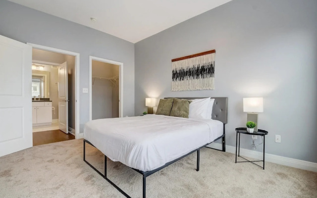 FRONTDESK The Maxwell Apts Downtown Indianapolis