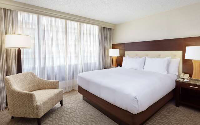 DoubleTree by Hilton Washington DC - Crystal City