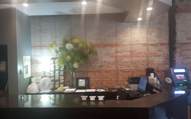 Commercial Hotel