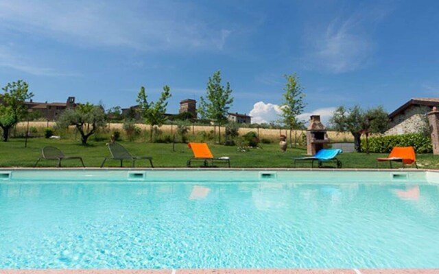 Luxurious Holiday Home in Marsciano With Swimming Pool