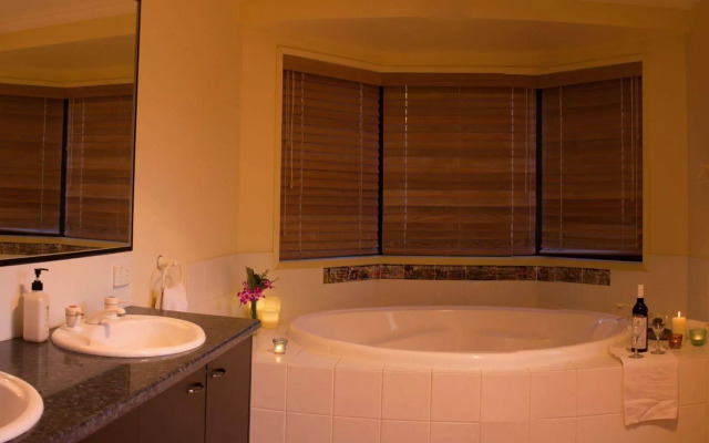 Noosa Edge Nudist Retreat - Noosa Edge Paradise