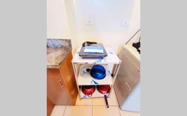 3415 HoliStay Manila 1-Bedroom Condo with NETFLIX and Balcony