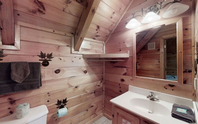Close To Heaven 2 Bedroom Cabin