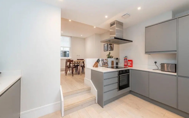Apartment-sleeps4-parking-100walkingscore