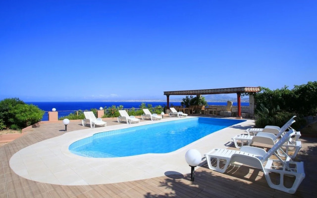 Villa Diktynna Embrace the Endless Blue