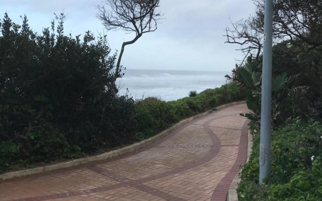 Umhlanga Beach Front 4 Sleeper