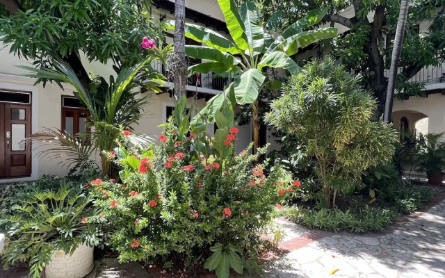 Paseo Colonial - Sabbatical 1