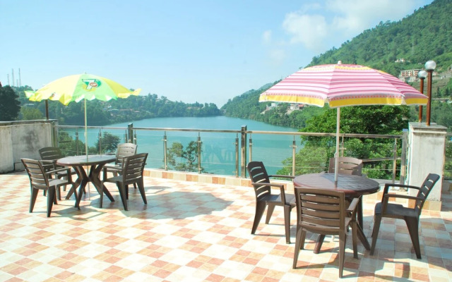 Royal Rosette Lake View Boutique Hotel