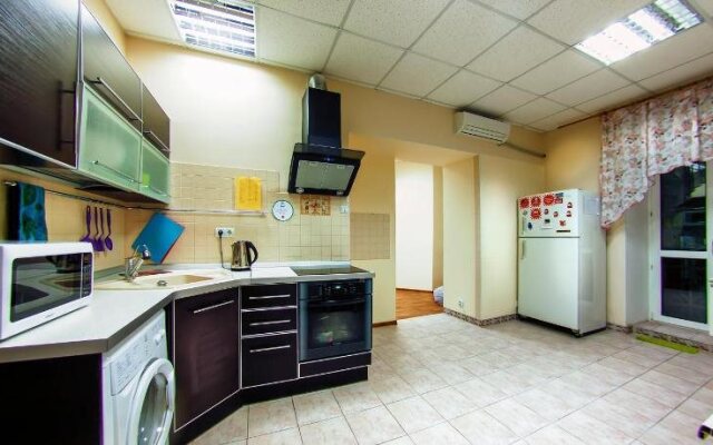 Like Hostel