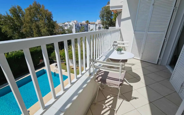 Puerto Banus 2linea playa con piscina y parking privado