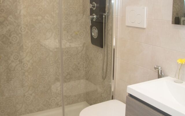 San Peter Lory's House