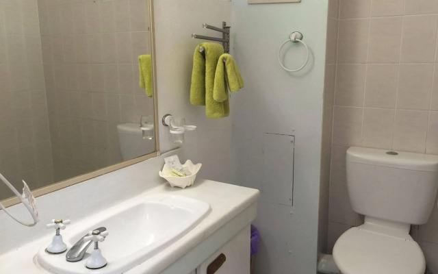 Holland Park Motel