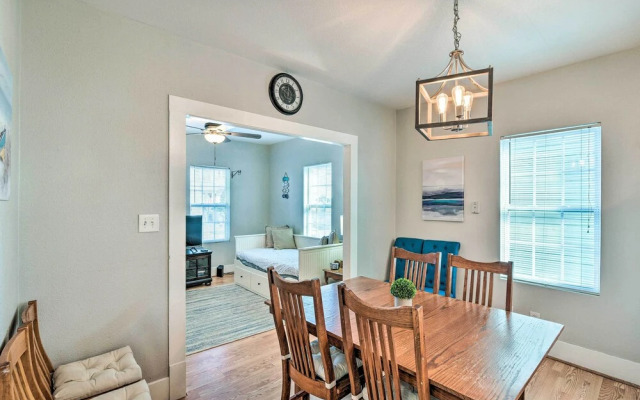 Steps to Beach: Nautical Galveston Home Near Pier!