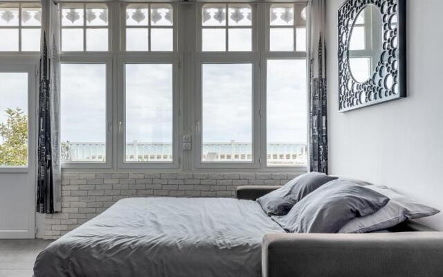 Appartement en front de mer avec terrasse et vue mer