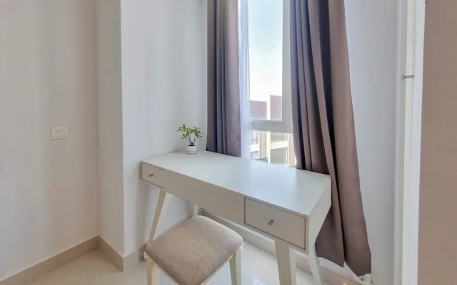 Comfortable And Homey Studio Room At Barsa City Apartment
