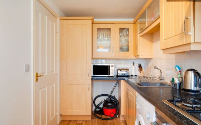 Simplistic Holiday Home in Cheltenham With Garden