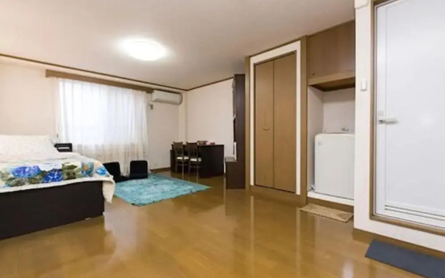 Centrally Located Deluxe Furnished.4