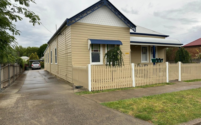 Paddington Villa 1 - Free Wi-fi, Netflix