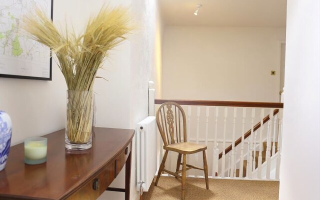 141 the Hill, Burford, Burford