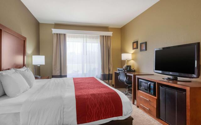 Comfort Inn and Suites Pittsburg