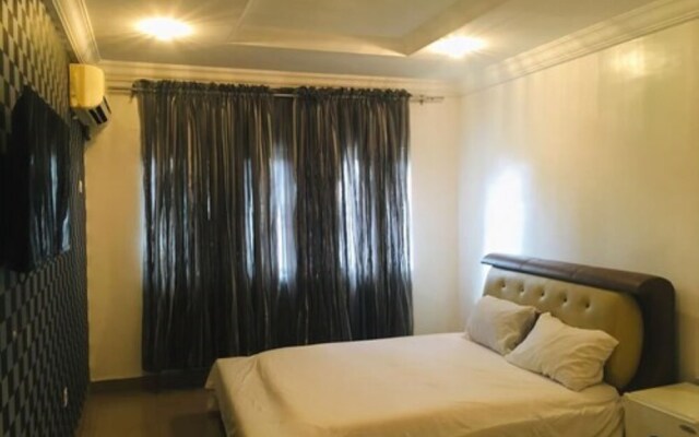 Mayors & Diplomat Apartment 1