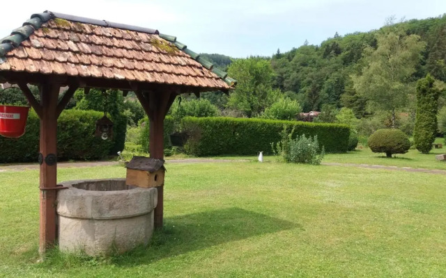 Au Pied des milles Étangs- LES CAPUCINS