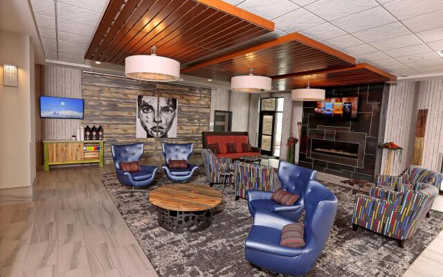 Holiday Inn & Suites Sioux Falls - Airport, an IHG Hotel