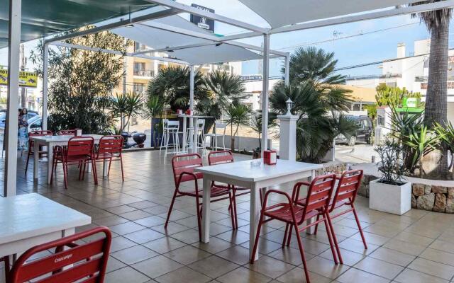 Apartamentos San Antonio Beach