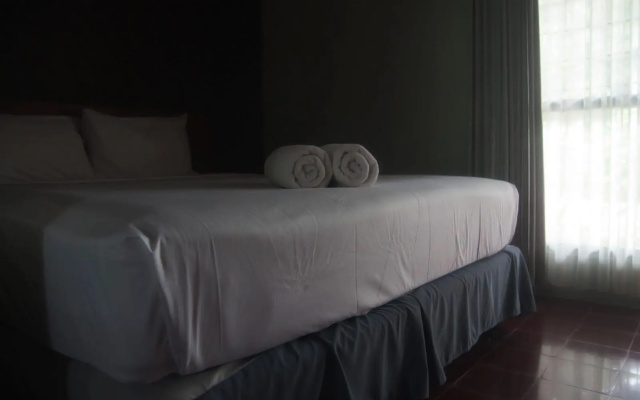 Ndalem Mantrigawen – Guest Rooms – Yogyakarta