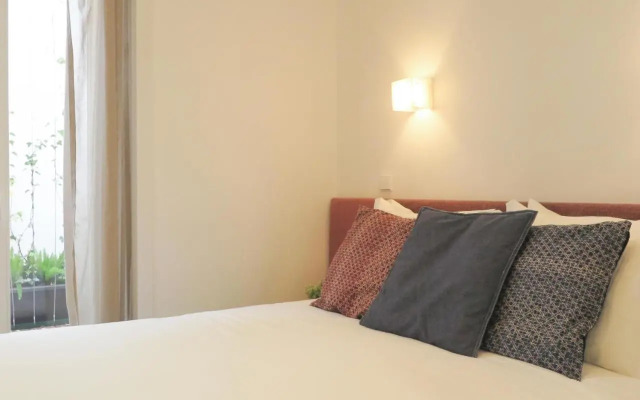 Chiado modern apt with ac elevator green terrace