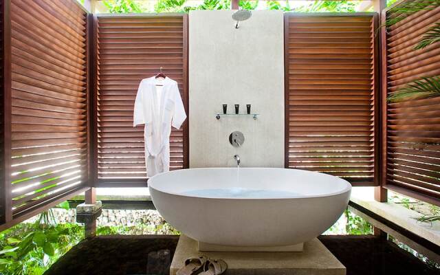 Cliffront Tropical Villa Cantik