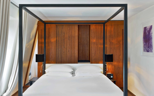 Le Metropolitan Paris Tour Eiffel, a Tribute Portfolio Hotel