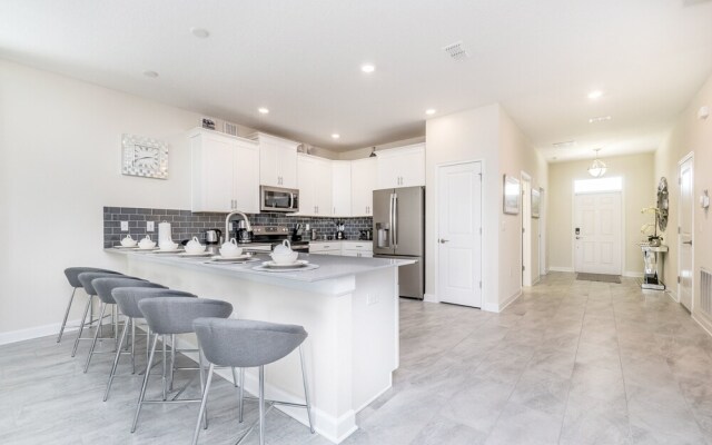 1662 Moonvalley Drive