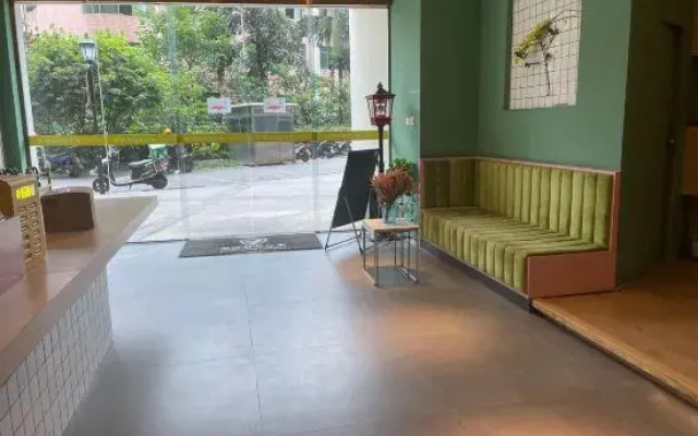 Yu Life Service Apartment (Chongqing Olympic Sports Center)