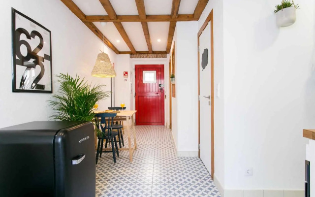 Bright Studio with Terrace in LX Factory- Center